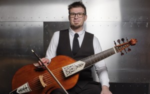 La viole de gambe de Roland Kern vous entraîne dans un voyage musical baroque 