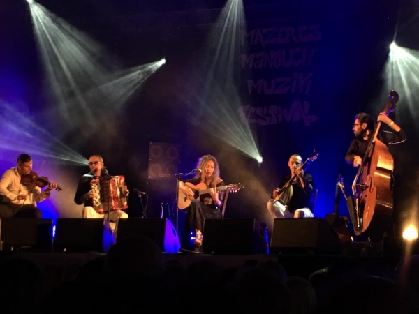 Divano Dromensa - Cabaret Tsigane